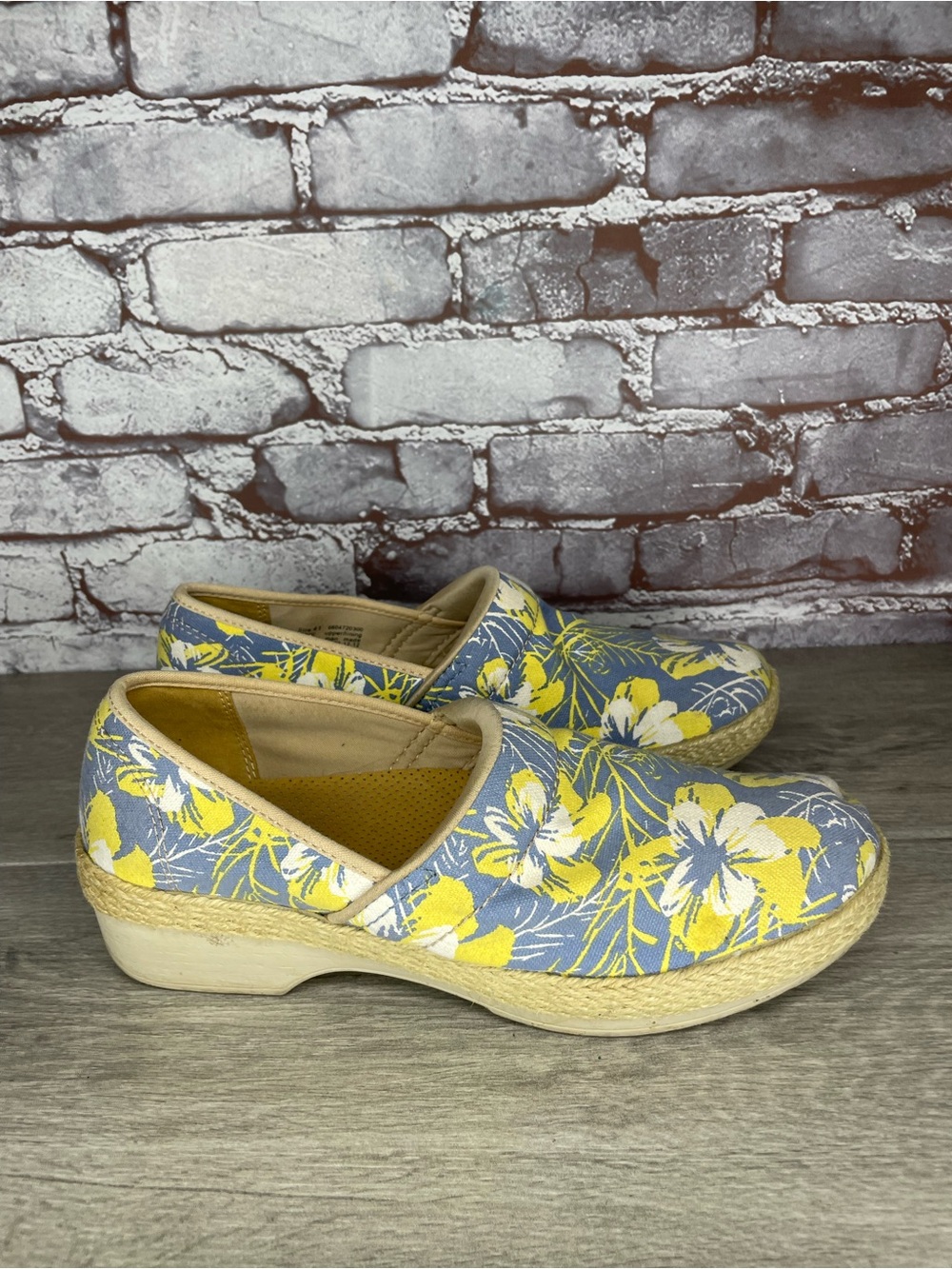 Dansko Victoria Tahiti Blue Yellow Canvas Fabric Floral Clogs Shoes Women sz 41